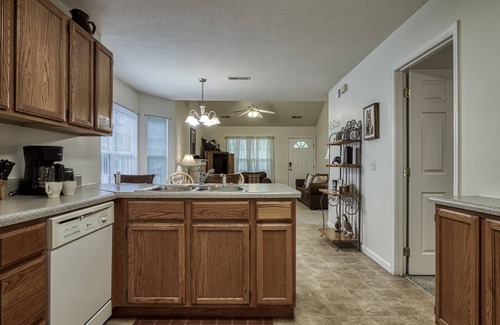 Pigeon Forge Ski Chalet | 1 Mile From Pigeon Forge Parkway-River Front Cottage-Fishing year round-One story