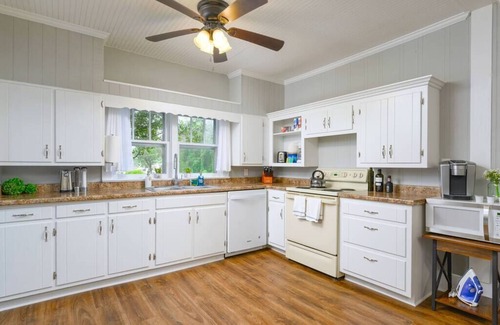 Soddy-Daisy House | 1 Min to Soddy Lake! ★ Big Soddy Creek Gulf 3 Min