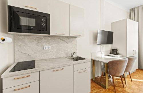 Meidling Hotel | 1 Min to U6 Niederhofstraße I Near Schönbrunn