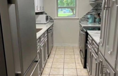 Scott House | 1 minute from I-10