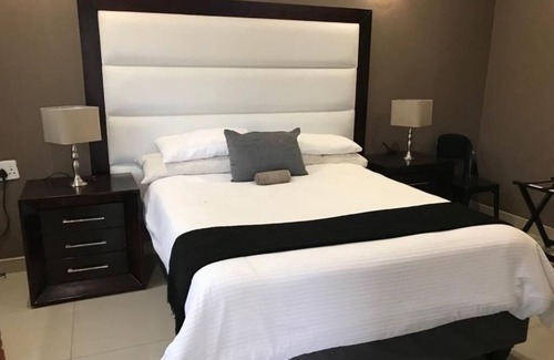 Thulamela Cabin | 1 Oak lodge