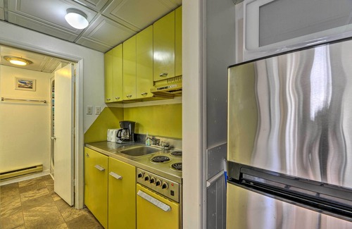 Emerald Isle Apartment | ‘1 Ocean Fun:' Emerald Isle Apt, Steps to Beaches!