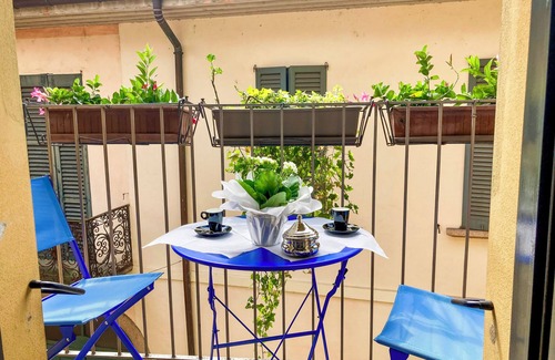 Luino Apartment | 1-room apartment with balcony in a central location