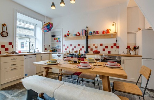 Hawes House | 1 Rose Cottage - Three Bedroom House, Sleeps 5