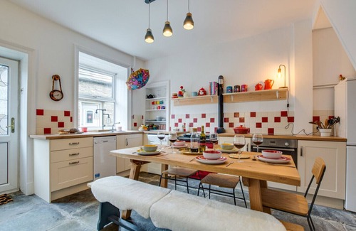 Hawes House | 1 Rose Cottage - Three Bedroom House, Sleeps 5