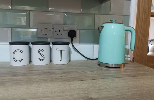 Lowestoft Cottage | 1 RUMSBY COTTAGES, pet friendly, with open fire in Kessingland