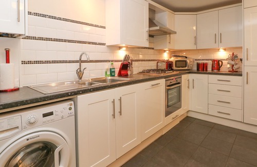 Buxton Apartment | 1 SOUTHGATE, family friendly, luxury holiday cottage in Buxton