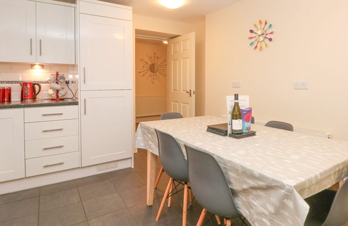 Buxton Apartment | 1 SOUTHGATE, family friendly, luxury holiday cottage in Buxton