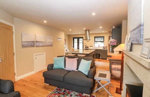Lothersdale Cottage | 1 STANSFIELD MEWS, pet friendly, luxury holiday cottage in Cononley