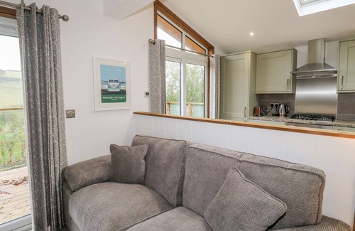 Looe Cottage | 1 VALLEY VIEW, pet friendly, luxury holiday cottage in Lanreath
