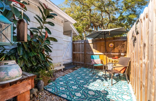 Southbank Apartment | 10/10 location, perfectly appointed and endless charming. You’ll fall in love!