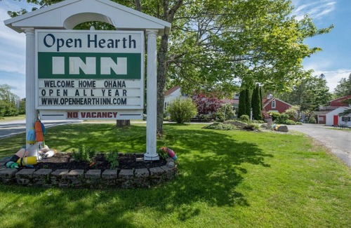 Trenton Apartment | 10 1BR Acadia Cottage w/AC Open Hearth Inn