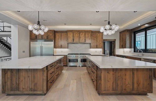 Bijou Park House | 10 bedroom 12 bath Mega Estate on 1 acre with 25 foot ceilings