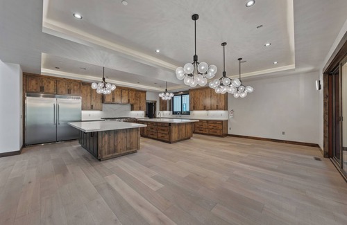 Bijou Park House | 10 bedroom 12 bath Mega Estate on 1 acre with 25 foot ceilings