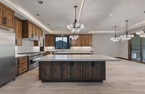 Bijou Park House | 10 bedroom 12 bath Mega Estate on 1 acre with 25 foot ceilings