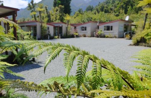 Franz Josef Glacier Hotel | 10 Cottages