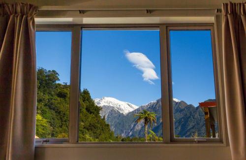 Franz Josef Glacier Hotel | 10 Cottages