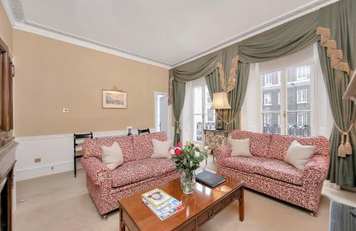 Mayfair Apartment | 10 Curzon Street by Mansley