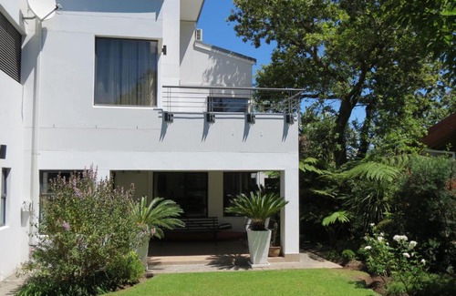 Stellenbosch Apartment | 10 Kommandeurs Ave, Stellenbosch