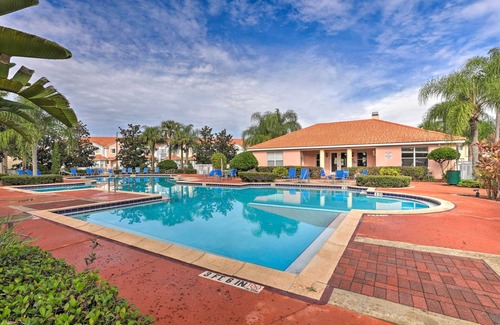 Kissimmee House | 10 Mi to Disney World: Townhome w/Community Pool!