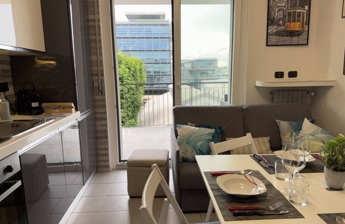 Villapizzone Apartment | 10 Min from Fiera Milano with Largo Terrazzo