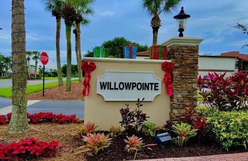 Orlando Condo | 10 min from MCO, airport, 15 min to Disney! Enjoy golf, pickleball, gated condo