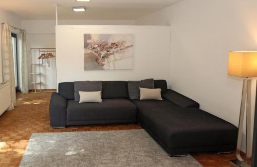 Am Waldfriedhof Apartment | 10 min subway U-Bahn to Marienplatz 130 m2 - 4BR - 2Bath