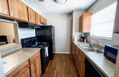 Northwest Corpus Christi Apartment | 10 Min to Downtown: Pet-friendly, TV with Parking