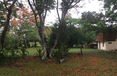 Billy White House | 10 Mins From Spanish Lookout - 2 Bedroom Apartment On 80 Acre Ranch