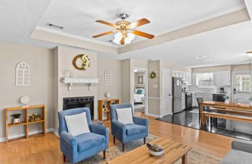 South Baton Rouge House | 10 Mins to Tiger Stadium South Burbank Bungalow