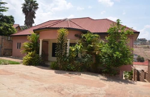 Kigali Villa | 10 minutes from Kigali Airport and 5 minutes from BK Arena &Amahoro stadium