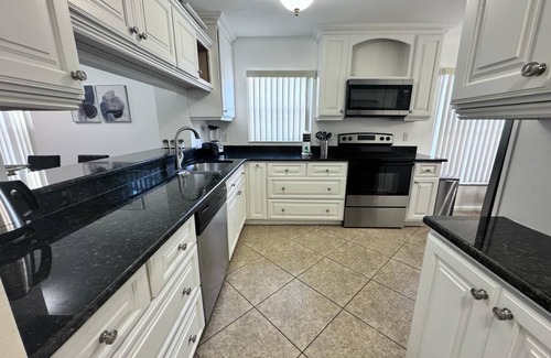 Indian Wells Villa | 10 Minutes to Disney! Private Pool Home