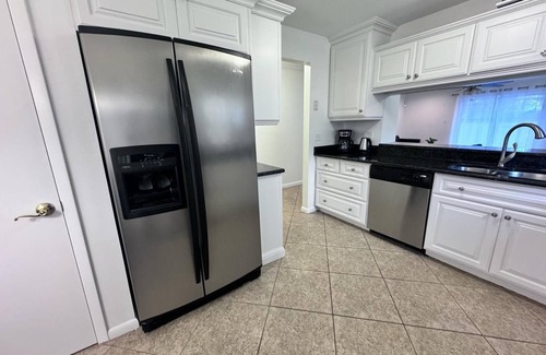 Indian Wells Villa | 10 Minutes to Disney! Private Pool Home