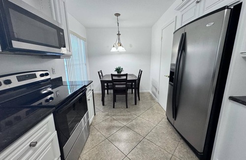 Indian Wells Villa | 10 Minutes to Disney! Private Pool Home