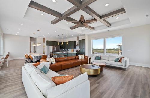 Oak Island House | 10 Oars