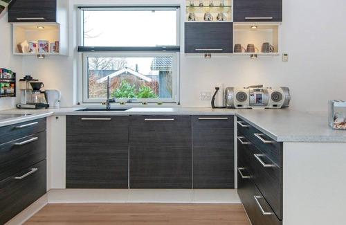 Fjellerup House | 10 person holiday home in Glesborg