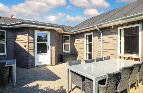 Egense House | 10 person holiday home in Storvorde-By Traum