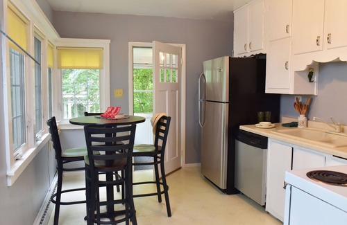 Lake Delton Villa | 10 person Lakefront Villa