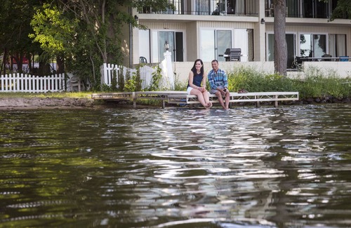 Lake Delton Villa | 10 person Lakefront Villa