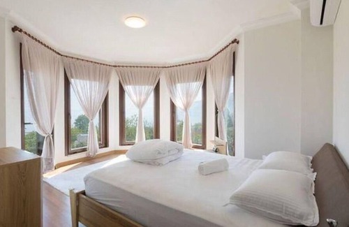 Sapanca Villa | 10 Sleeps, Villa Suitable for Large Groups - AWZ 298