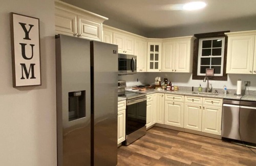 Marion Apartment | #10 *THE ULTIMATE AIRBNB GETAWAY!*