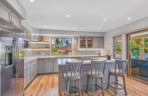 Historic Lahaina Front Street House | 100-4 Island living at its best!