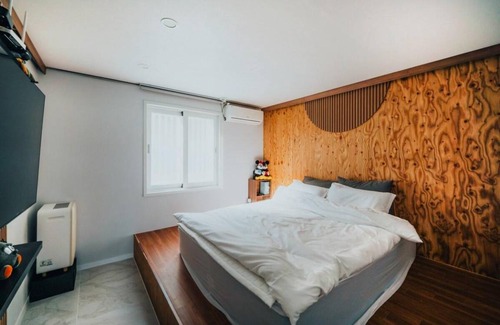 Busan House | 100 m² House ∙ 1 bedroom ∙ 2 guests