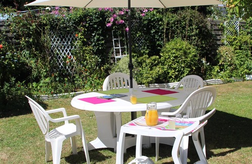 Fouesnant House | 100 m from the beach, NICE SEASIDE HOUSE, small sea view