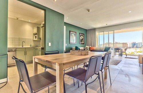 Victoria and Alfred Waterfront Apartment | 100 m² Apartment ∙ 3 bedrooms ∙ 6 guests
