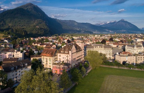 Central Interlaken Apartment | 100 m² Apartment ∙ 2 bedrooms ∙ 4 guests