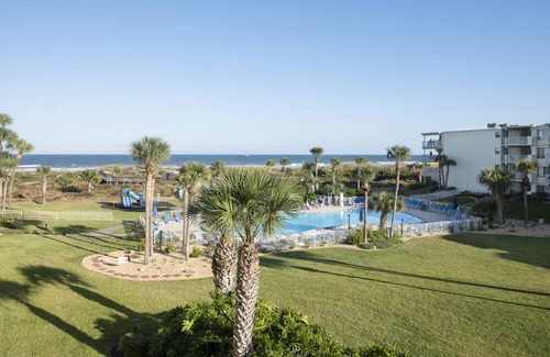 Butler Beach Condo | 100 m² Condo ∙ 3 bedrooms ∙ 8 guests