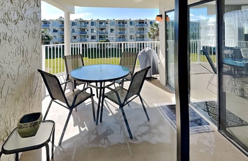 Butler Beach Condo | 100 m² Condo ∙ 3 bedrooms ∙ 8 guests