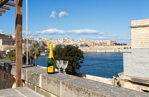 Senglea House | 100 m² House ∙ 1 bedroom ∙ 4 guests