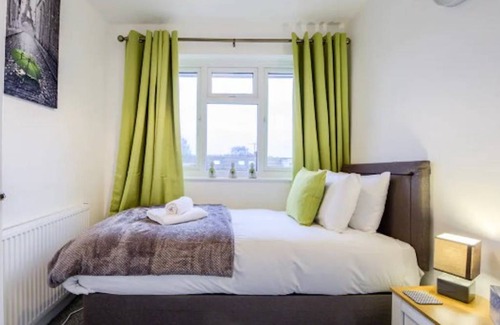 Coventry House | 100 m² House ∙ 3 bedrooms ∙ 5 guests